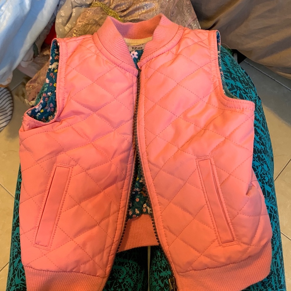 Carters 12’M pink vest